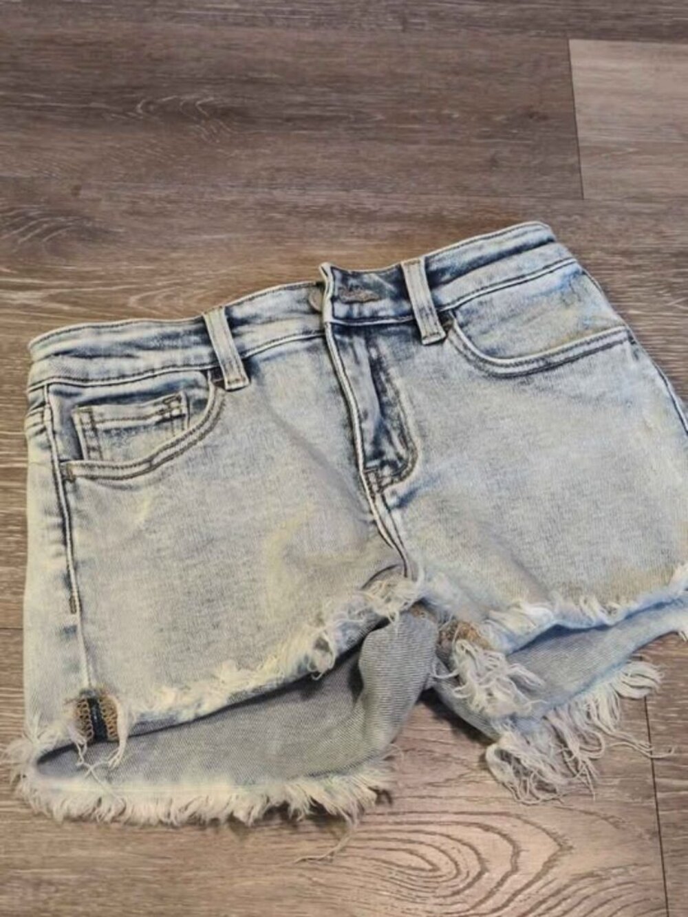 Kancan Signature Mid-Rise Distressed Denim Shorts Size 14